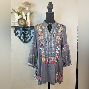 John Mark Grey Colorful Floral Embroidery Boho Western Tunic Blouse S EUC Hippie
